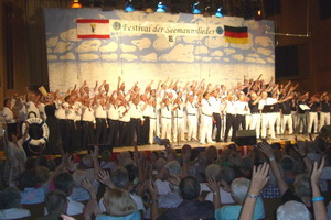 Shanty-Chor Berlin - Großes Finale aller drei Chöre beim '16. Festival der Seemannslieder' in Berlin (Foto: Horst Janßen)